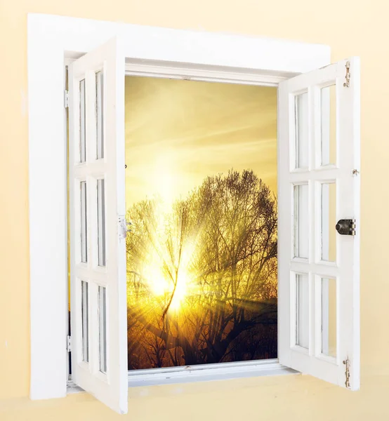 Soluppgång vy från fönstret — Stockfoto