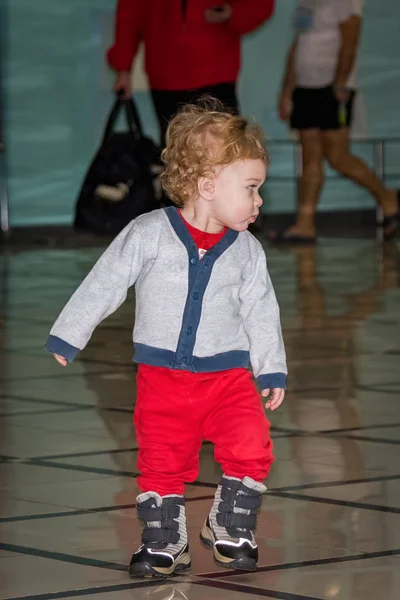 Shaggy pequeño niño —  Fotos de Stock