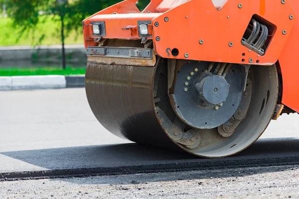 Yeni Asfalt döşeme