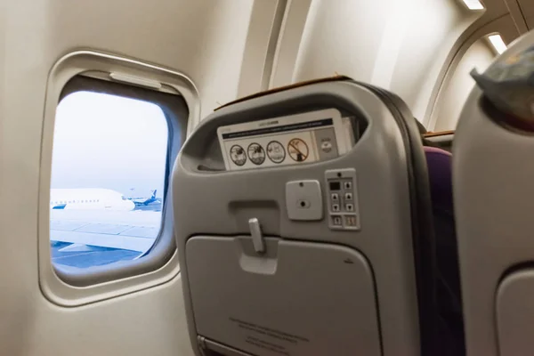 Cabine de passageiros da janela do avião — Fotografia de Stock