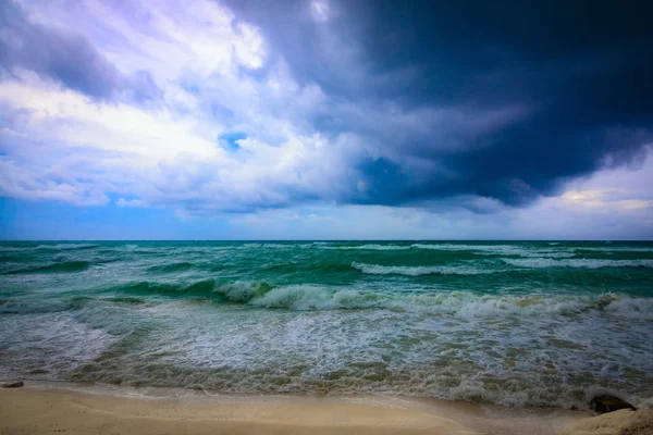 海雷暴云飓风艾尔玛 — 图库照片