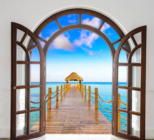 Open deur weergave van de gazebo Caribbean — Stockfoto