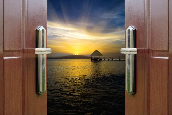 Dawn deur open oceaan Caribische Dominicaanse Republiek — Stockfoto