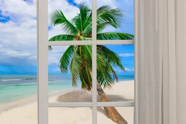 Open raam naar de zee — Stockfoto
