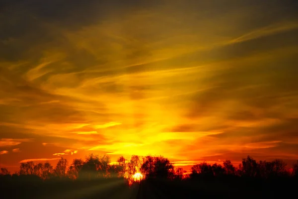 Zonsondergang in de wolken — Stockfoto