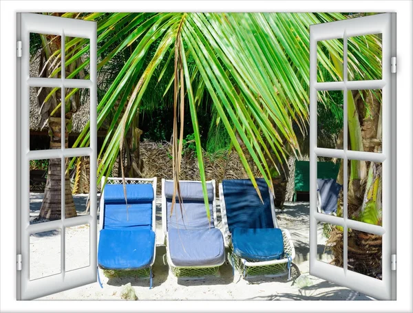 Ventana con vistas a la playa —  Fotos de Stock