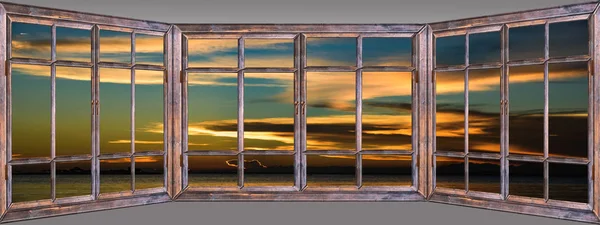 Открытое окно облачное солнце — стоковое фото