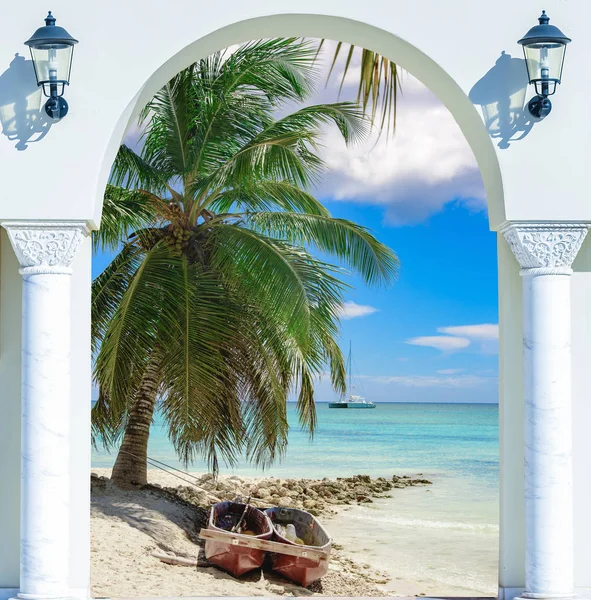 Wooden open door arch exit to the beach caribbean dominican repu — Stock Photo, Image