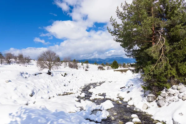 Montanha rio neve — Fotografia de Stock