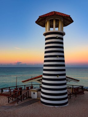Karayiplerdeki çizgili deniz feneri