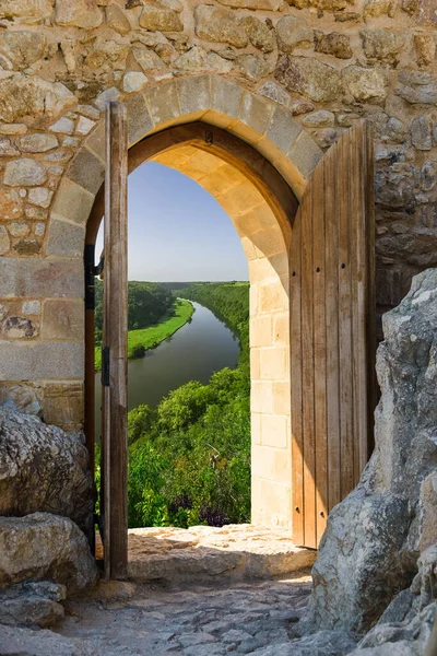 Arco na fortaleza paisagem natural — Fotografia de Stock