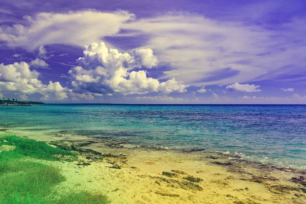 Getönte fantastische Landschaft Karibikküste — Stockfoto
