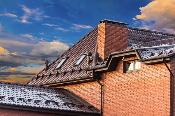 切妻屋根の家 — ストック写真