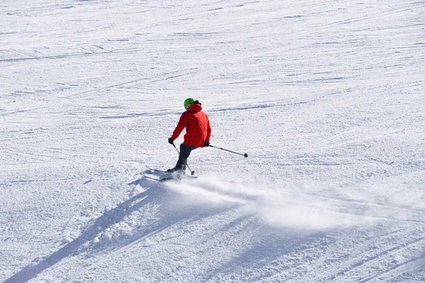 Bulgaria Bansko Febrero 2020 Esquiador Cabalgando Por Enorme Campo Nieve —  Fotos de Stock