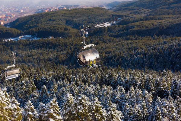 Bulgaria Bansko Februar 2020 Ski Resort Bansko Snowy Skibakker Stolheiser – stockfoto