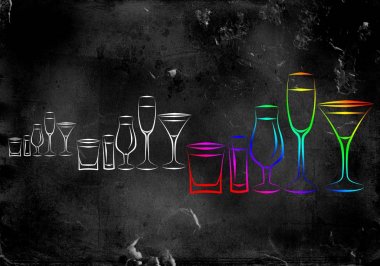 Yaratıcı bir arka plan üzerinde alkol çeşitleri