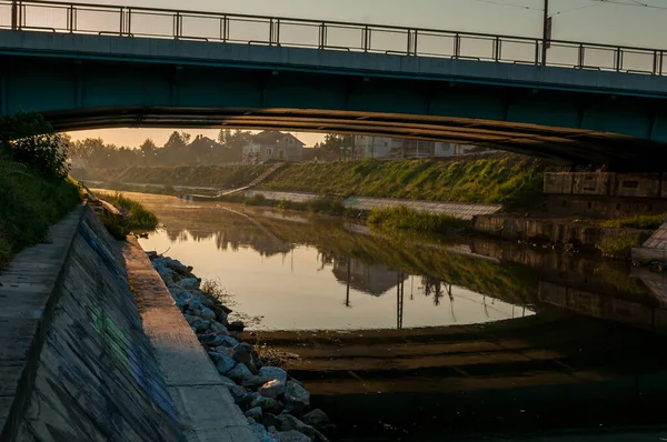 Pohled Řeku Bega Časně Ráno Východ Slunce Městě Most Mihai — Stock fotografie