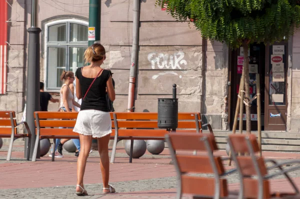 Timisoara Romania Septiembre 2016 Mujer Caminando Por Calle Gente Real — Foto de Stock