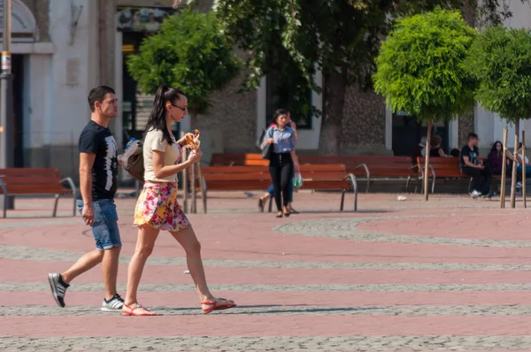 Timisoara Roménia Setembro 2016 Pessoas Andando Rua Pessoas Reais — Fotografia de Stock