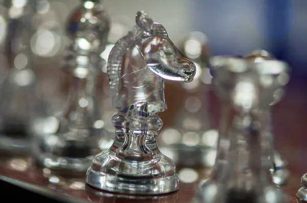 Close Transparent Horse Chess Piece Sitting Chessboard Shallow Depth Field — Stock Photo, Image