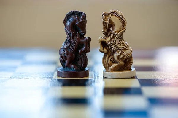 Close Black White Horse Chess Piece Sitting Chessboard Black Horse — Stock Photo, Image