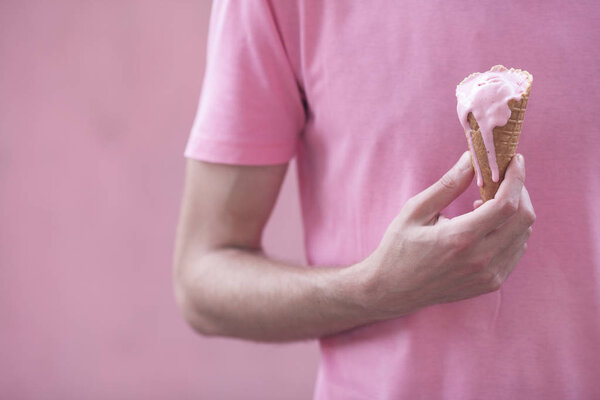 Colour Obsession Concept Young Hipster Guy Eating Melting Ice Cream — Stock Photo, Image