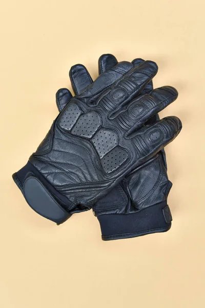 Guantes de cuero para montar una motocicleta —  Fotos de Stock