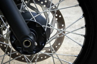 Motosiklet açık konuştu tekerlek