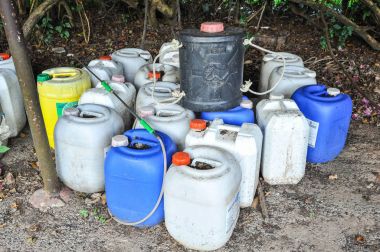 böcek ilacı plastik konteyner
