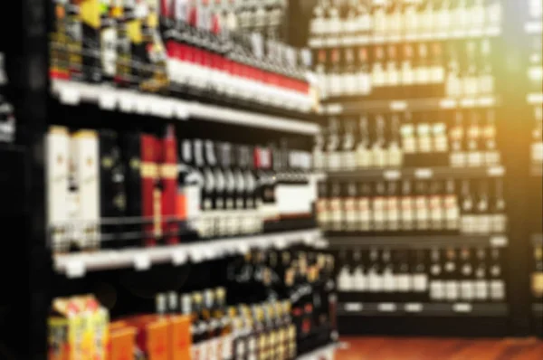 Şarap süpermarket mağaza arka plan bulanıklık