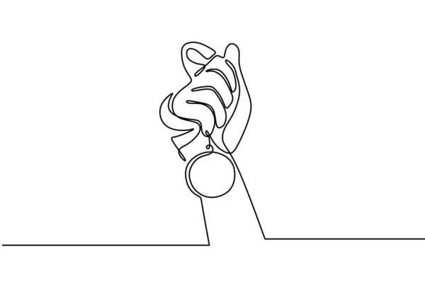 Ένα χέρι γραμμή κρατώντας μετάλλιο του νικητή σύμβολο. Βράβευση και ανταμοιβή συνεχή ζωγραφισμένα στο χέρι εικονογράφηση φορέα σκίτσο με απλό σχεδιασμό. — Διανυσματικό Αρχείο