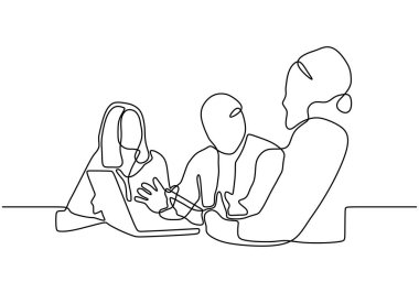 İş toplantılarında ofis çalışanlarının sürekli çizimleri. Bir grup insan işbirliği yapıyor ve bir strateji üzerinde tartışıyorlar..