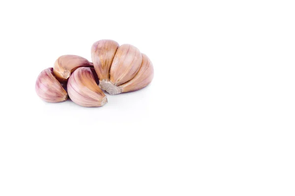 Garlic isolated on white background with reflection. — Stock Photo, Image