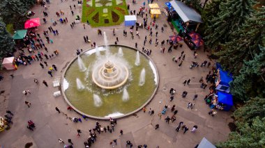 Vinnytsia Ukrayna - 07 Ekim 2017: Vinnytsia gıda haftasonu central Park'ta. Havadan görünümü.