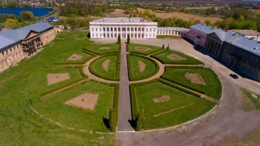 Lehçe kodamanların Potocki Tulchin, Ukrayna'da antik palace'nın havadan görünümü.