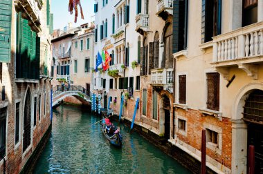 Venice, İtalya - 06 Nisan 2018: Gondol turist.