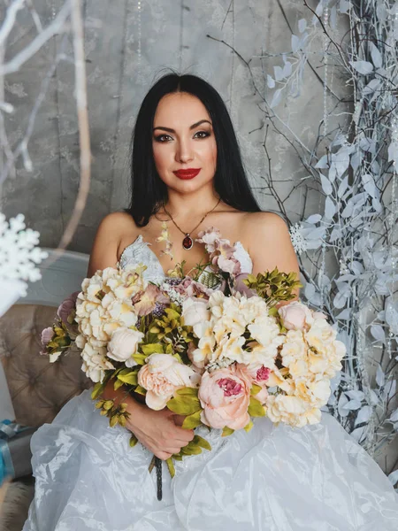 Ritratto Una Sposa Lusso Con Bouquet — Foto Stock