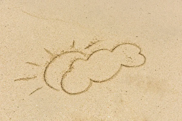 Signo Sol Nube Una Playa Arena Fondo Cerca —  Fotos de Stock