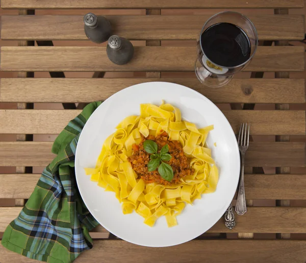 Massa italiana - pappardelle, tagliatelle — Fotografia de Stock