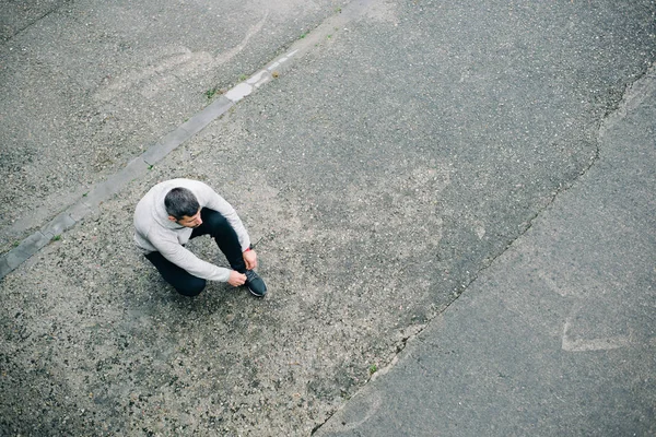 Homem pronto para o inverno urbano — Fotografia de Stock