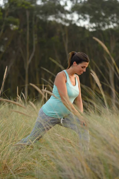 Pregnant sporty woman on outdoor fitness healthy workout — Stock Photo, Image