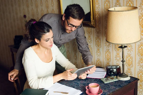 Hispter man and woman working at home — Stock Photo, Image