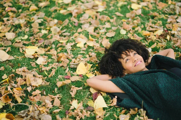 Outono relaxar e felicidade — Fotografia de Stock