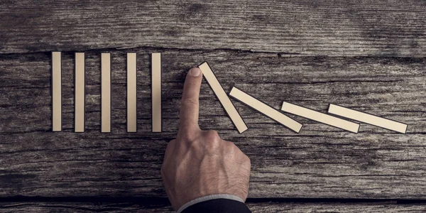 Domino etkisi durdurma retro görüntü