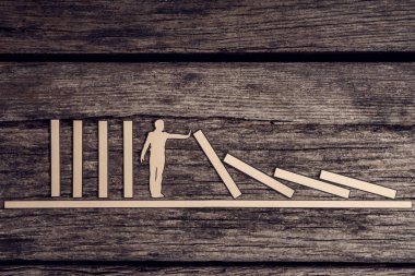 Domino etkisi kavramı durdurma retro görüntü