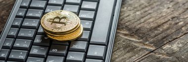 Dört bitcoins geniş panorama görünümünü kablosuz klavye