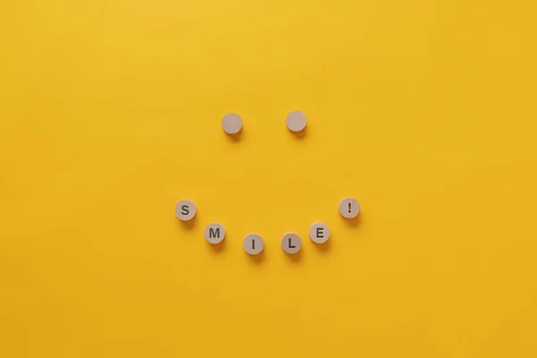 Smiling Face Made Wooden Cut Circles Smile Sign Them Conceptual — Stockfoto