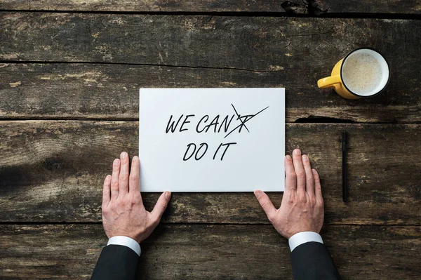 Weißes Blatt Papier Mit Einem Can Schild Auf Rustikalem Holztisch — Stockfoto