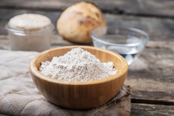 Closeup View Organic Whole Spelt Flour Wooden Cup Bread Bun — Stock Photo, Image