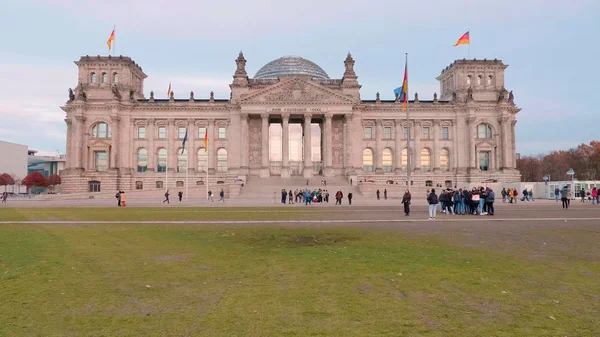 Berlin 'deki Reichstag. Şehirlerarası fotoğrafçılık..
